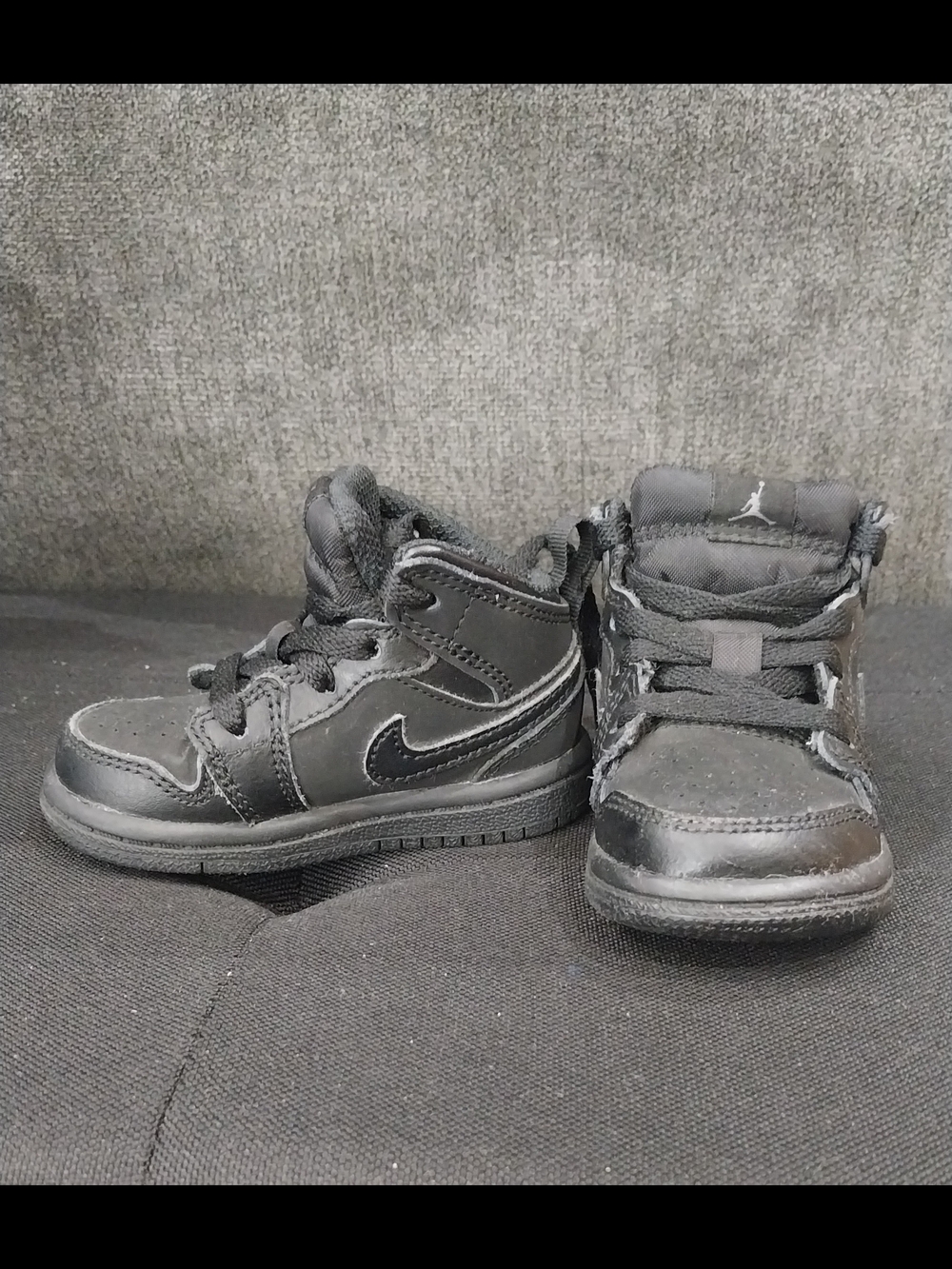 Nike Jordan 1 In ALL Black Mid Sneakers 4c